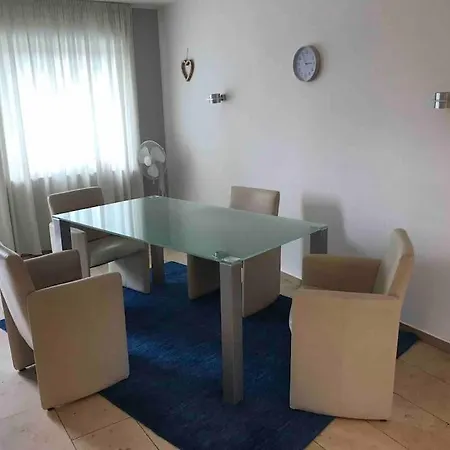 Helle 3-zimmer Eigentumswohnung, Aufzug, Balkon Appartement *